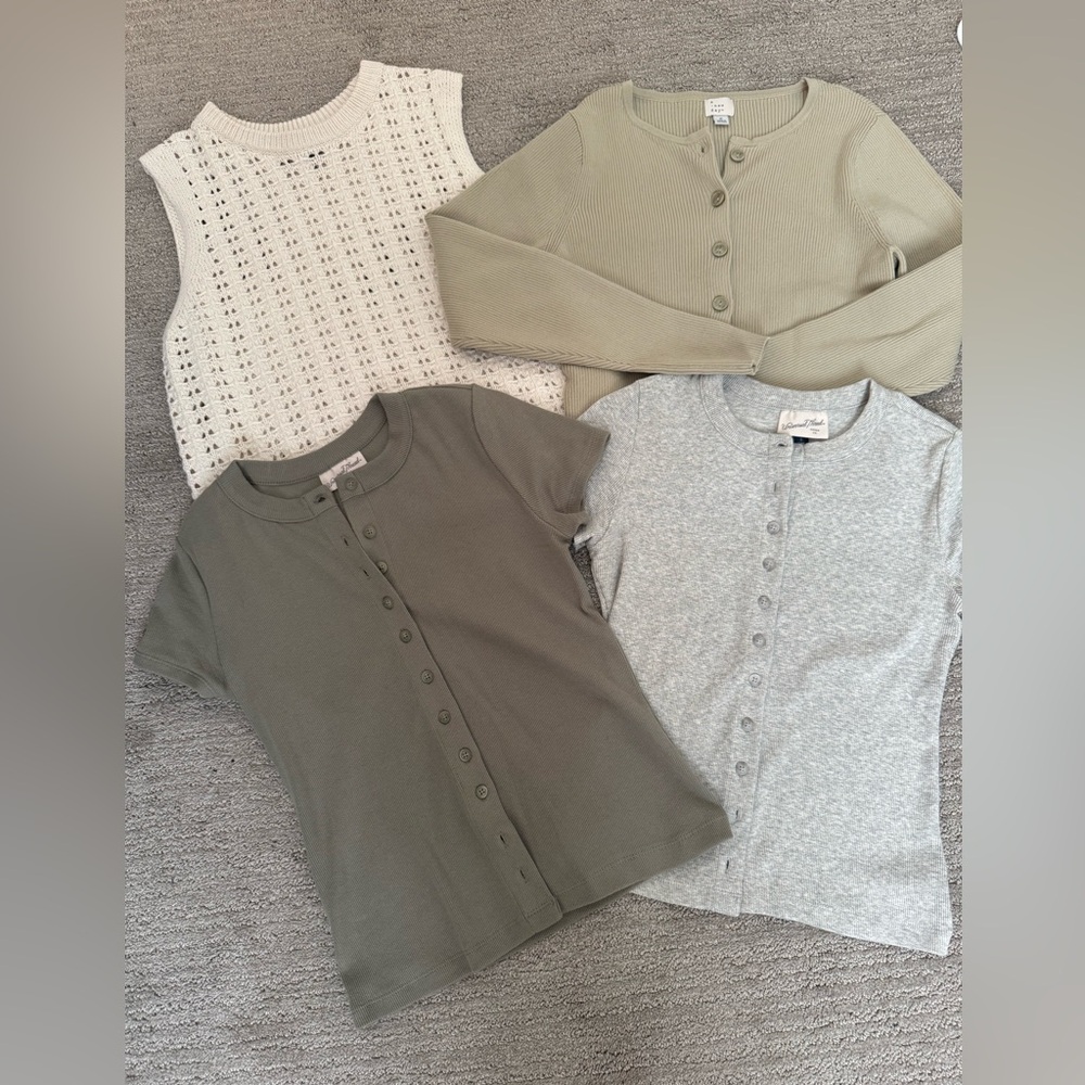 NWOT Bundle - Universal thread